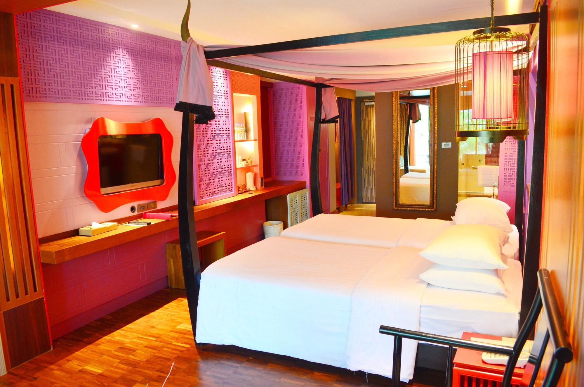 Patong Beach Hotel Экстерьер фото