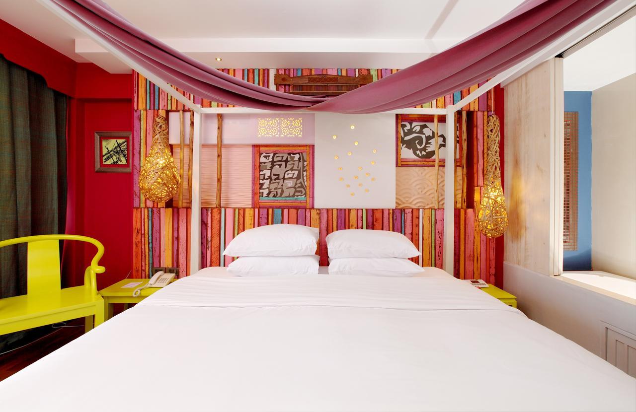 Patong Beach Hotel Экстерьер фото