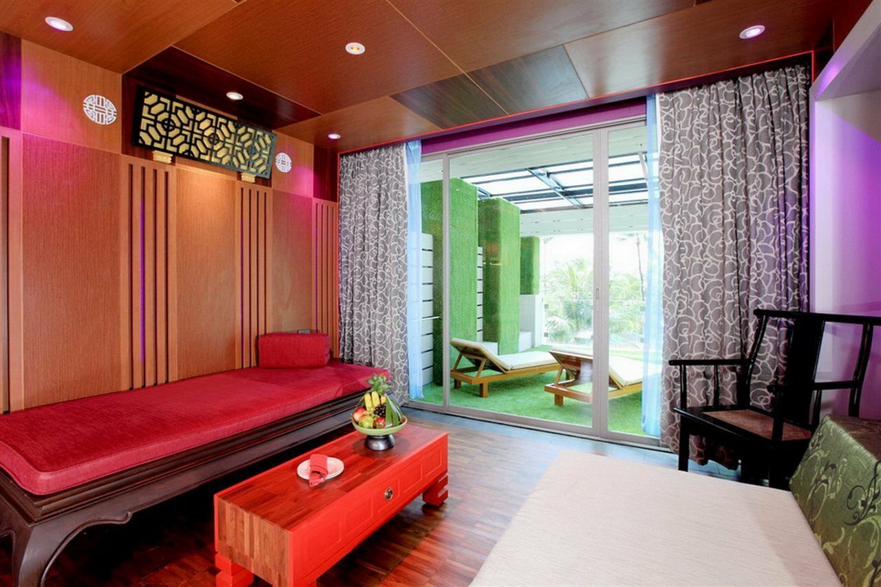 Patong Beach Hotel Экстерьер фото